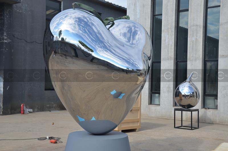 mirror-reflection-stainless-steel-contemporary-sculptures mirror-reflection-stainless-steel-contemporary-sculptures