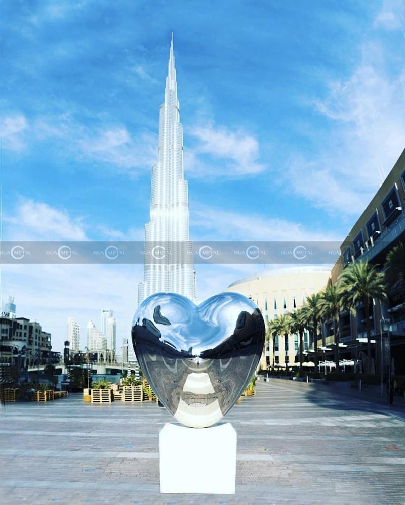 stainless-steel-contemporary-sculptures-statue-anish-kapoor-jeff-knoos stainless-steel-contemporary-sculptures-statue-anish-kapoor-jeff-knoos