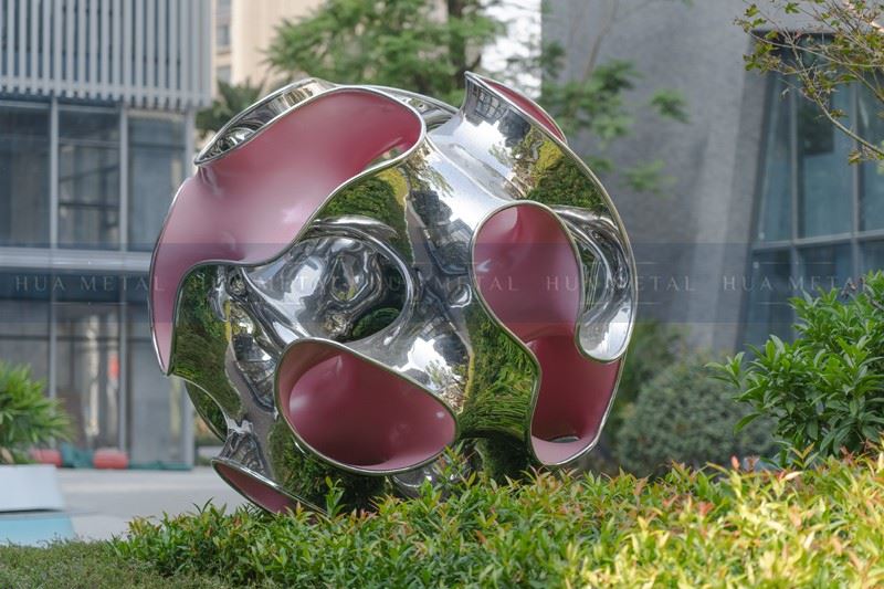 Painted-stainless-steel-ball-sculpture-fabrication-China